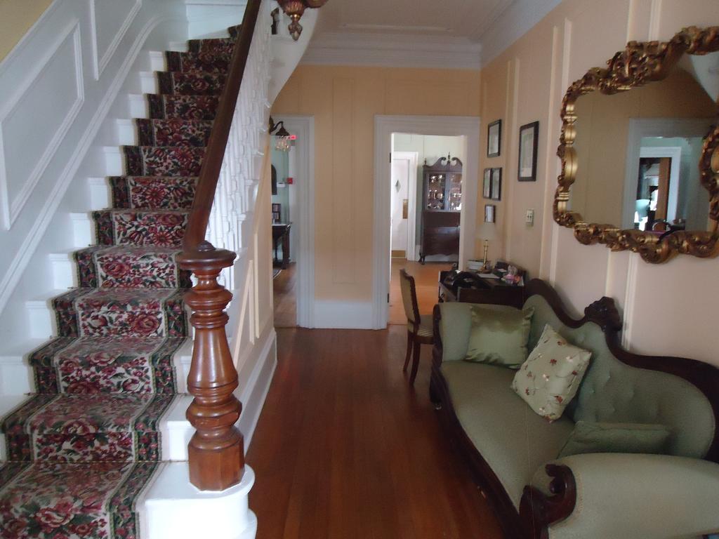 Governor'S Mansion Inn ميراميتشي المظهر الخارجي الصورة